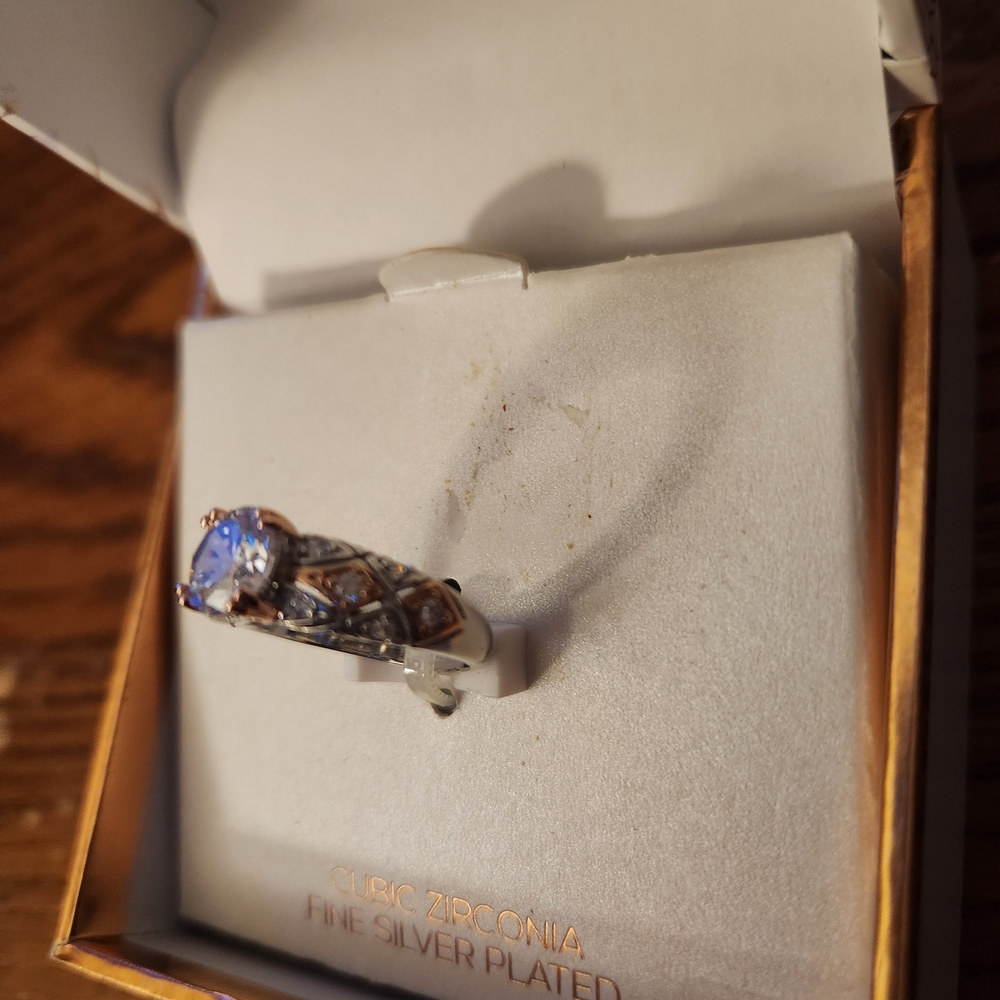 Silver Cubic Zirconia Ring - Picture 3 of 6